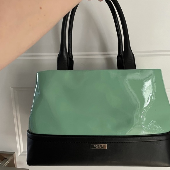 GORGEOUS Kate Spade Tote! - Picture 2 of 4